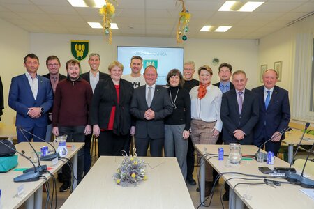 Ustanovna seja Žirovnica 2022 skupna fotografija svetniki